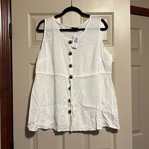 BNWT Torrid white tank top size 2